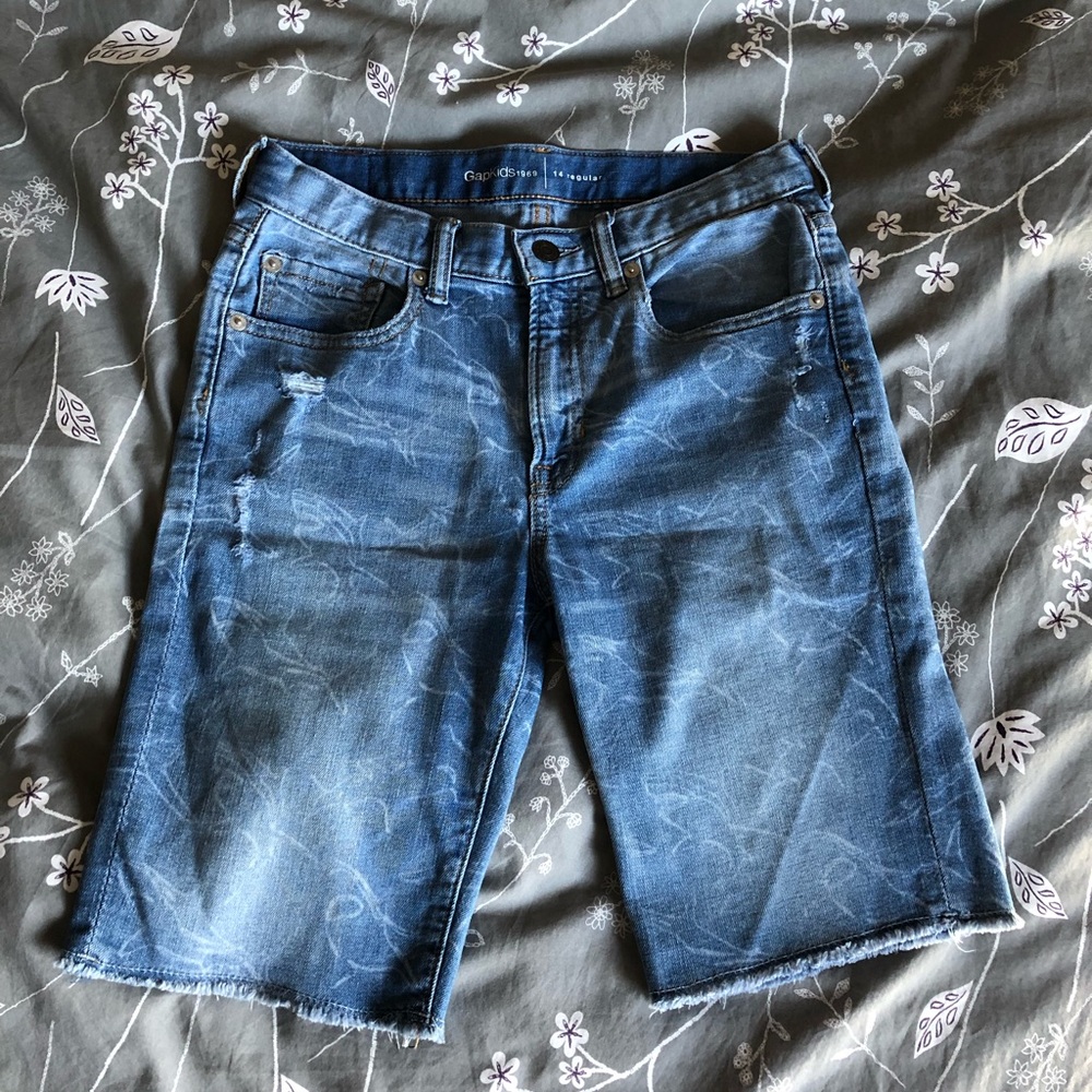 Boy’s GAP denim shorts with shark print. Size 14.